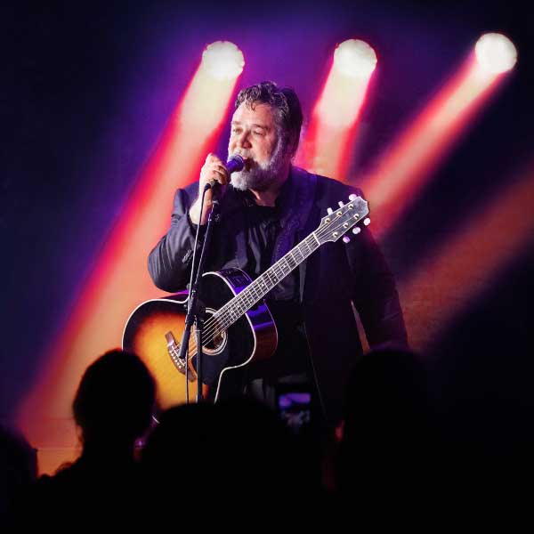 Russell Crowe's Indoor Garden Party