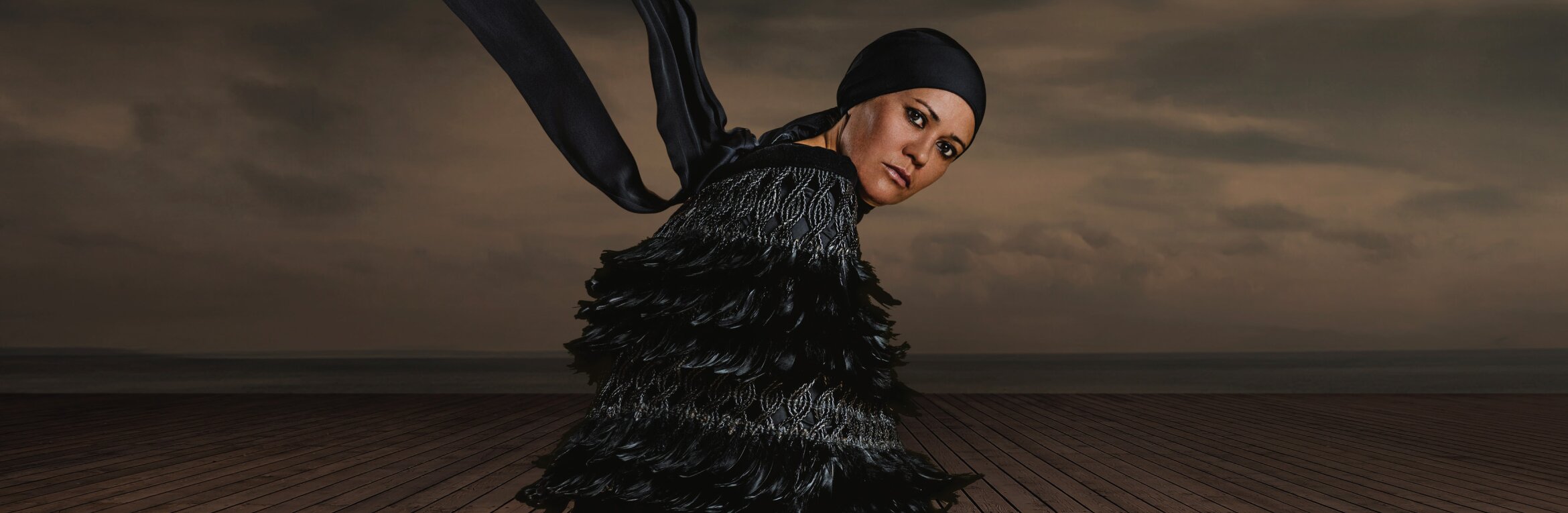 Tiri: Te Araroa Woman Far Walking