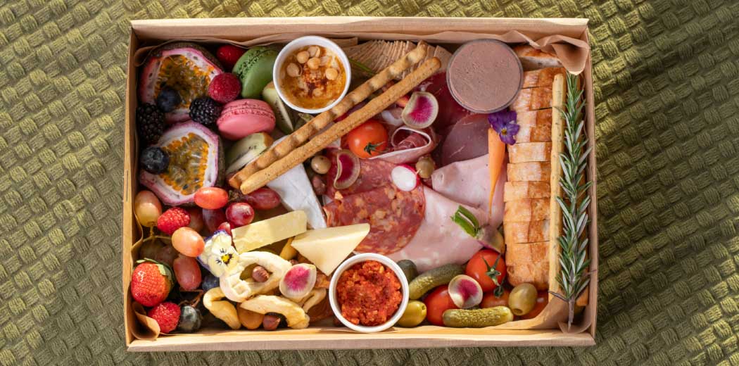 NYE Hamper - Gold